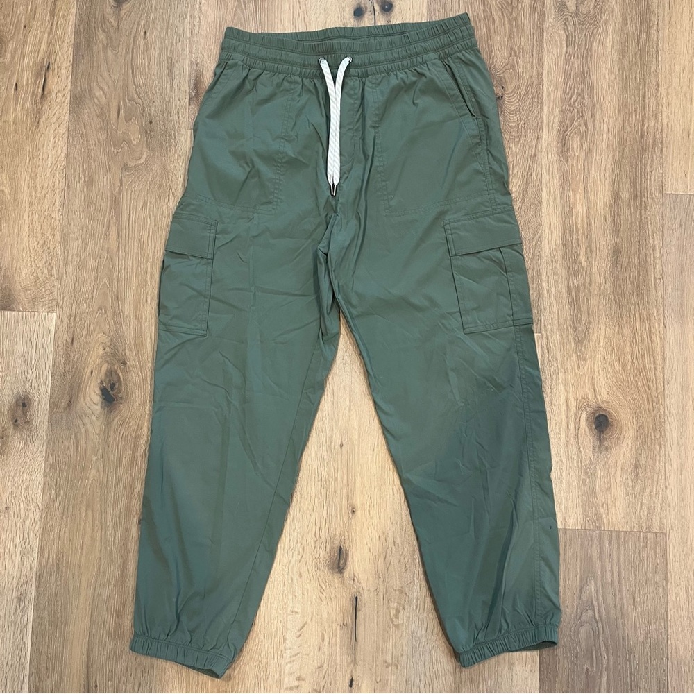 Vuori Olive Cargo Pants